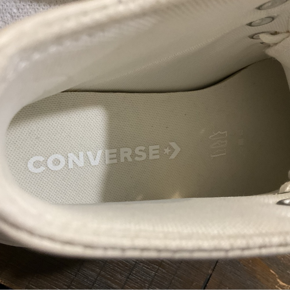 🌸Chuck Taylor Women’s Leather Lugged  High Tops size 9 - Picture 9 of 12